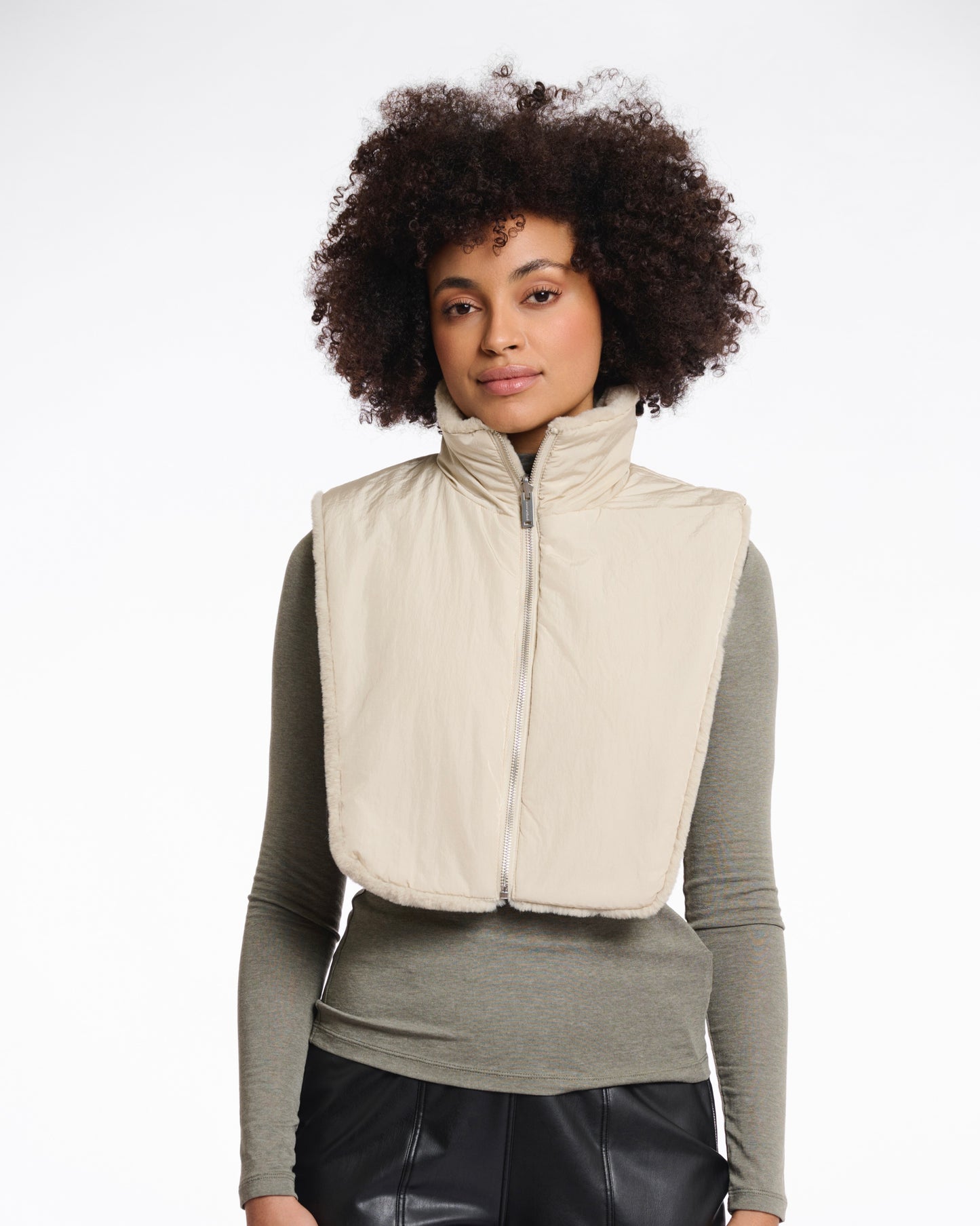 Rino & Pelle Nura Reversible Faux Fur Bib