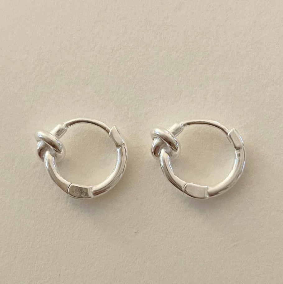Silver Knot Huggie