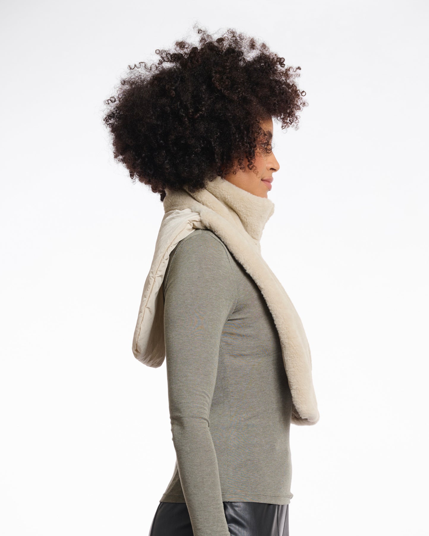 Rino & Pelle Nura Reversible Faux Fur Bib