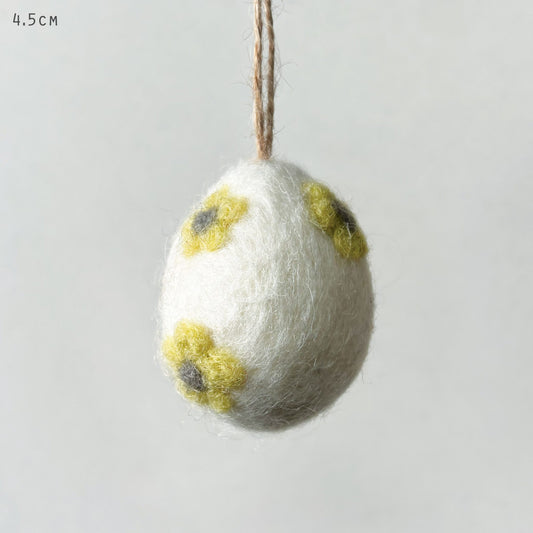 Felted Daisy Egg