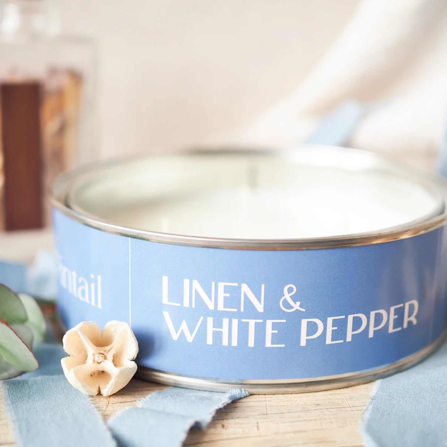 Linen & White Pepper Candle Tin