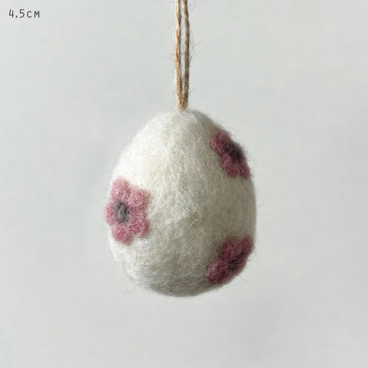 Felted Daisy Egg