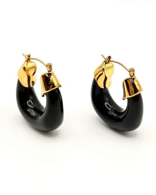 Black Resin Horseshoe Hoops